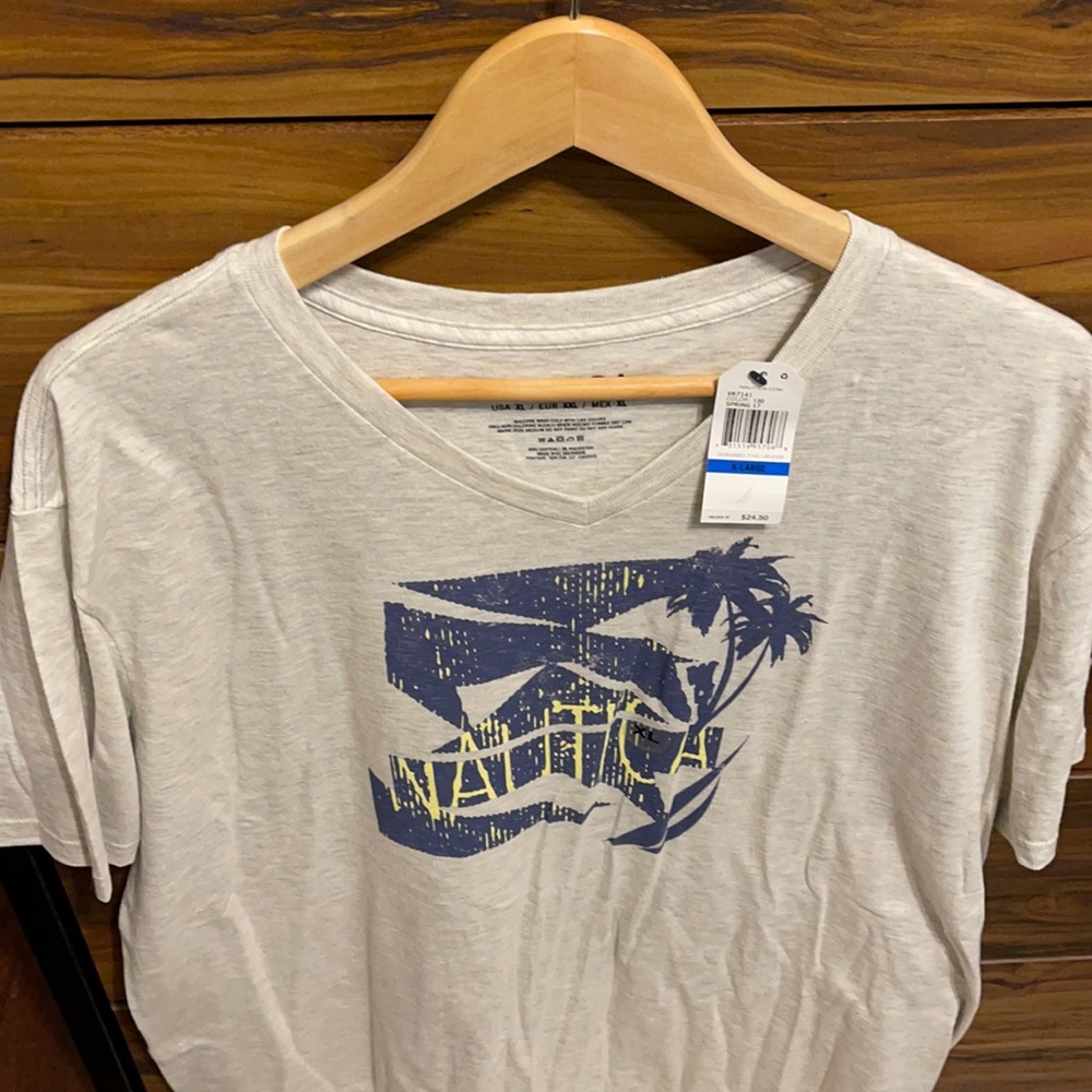 Light gray Nautica tee